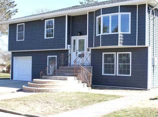322 Adler St, Islip Terrace, NY 11752