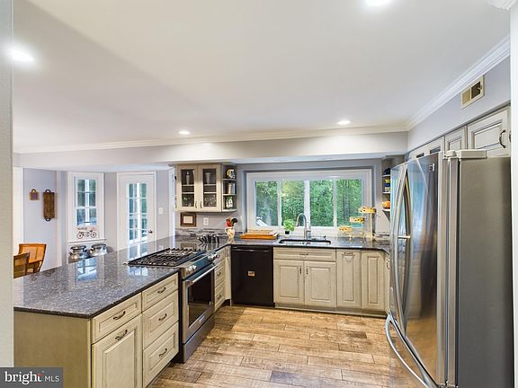 2nd image of 4240 Brittany Ct