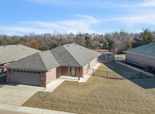 300 Meadow Dr, Newcastle, OK 73065
