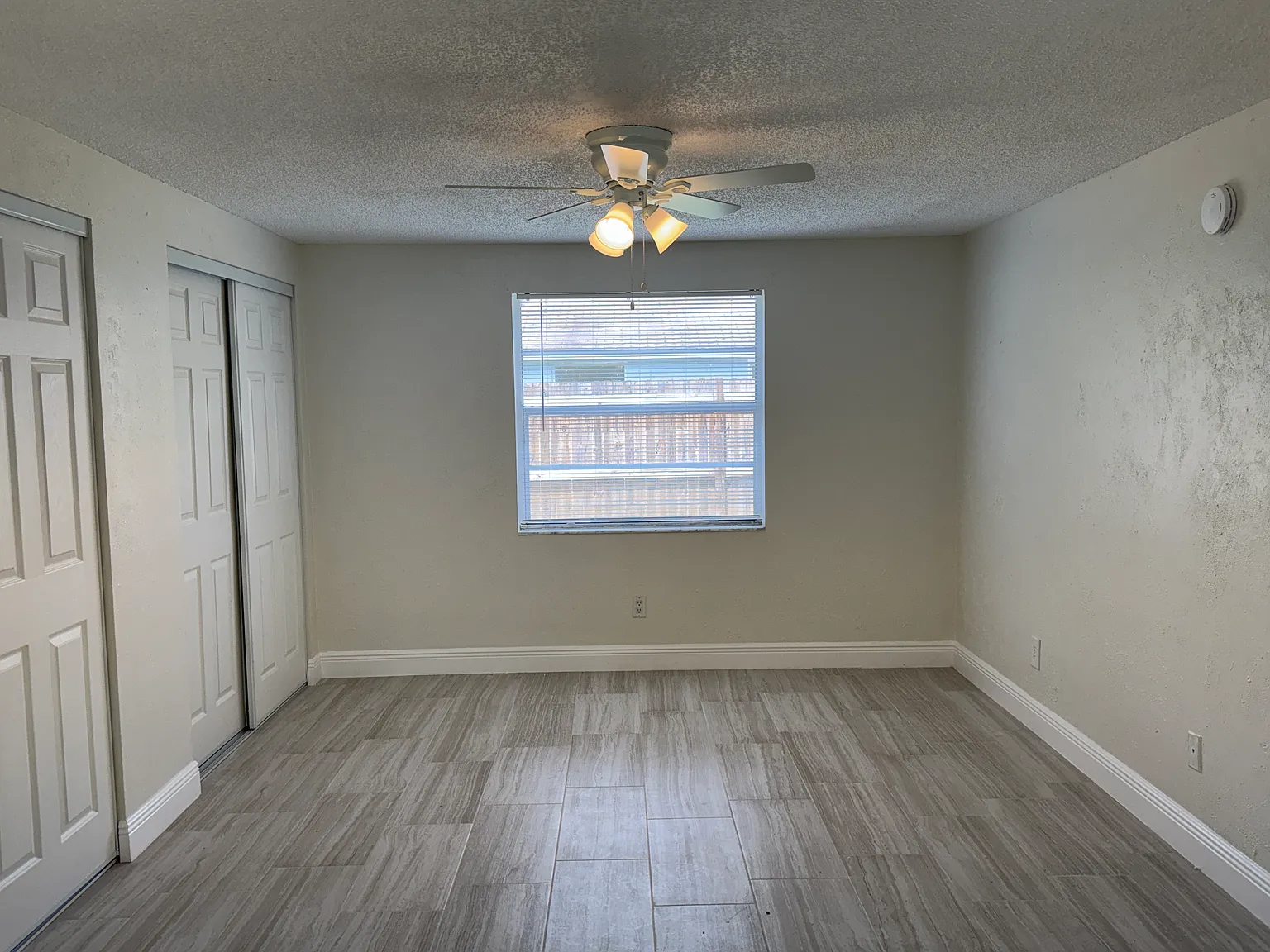 3 bed, 1155 sqft, $1,975 — Photo 3