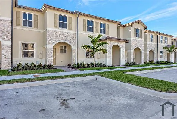 3 bed, $3,000 — Photo 3
