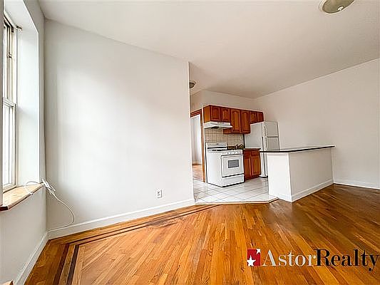 3rd image of 3607 32nd St APT 2F