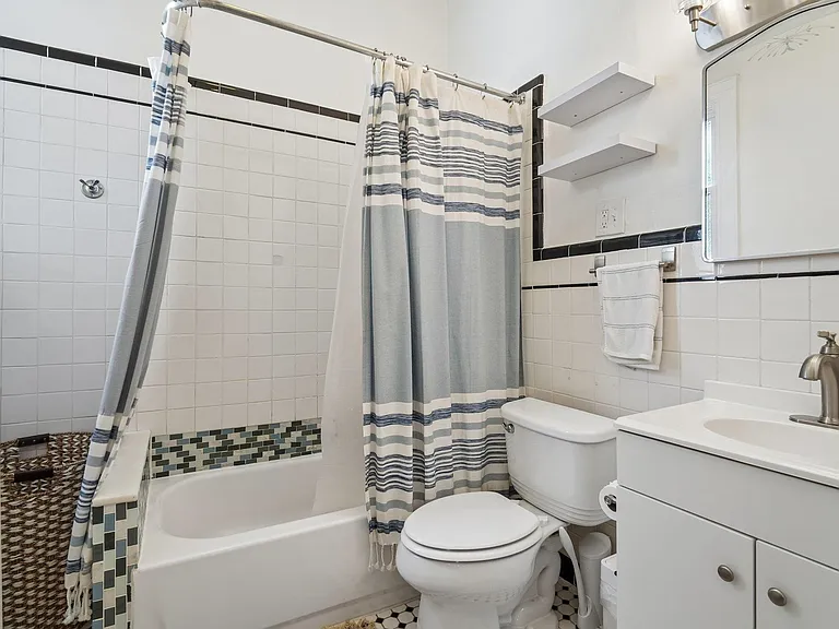 27 Thorne St #5 — Photo 8