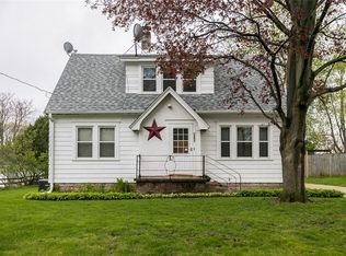 1293 34th St NE, Cedar Rapids, IA 52402