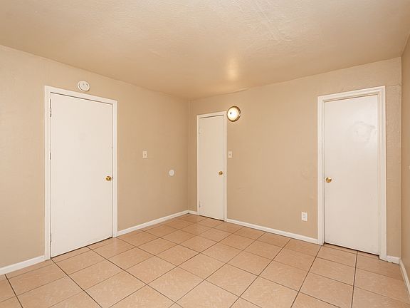 5th image of 2562 Traction Ave #11336060