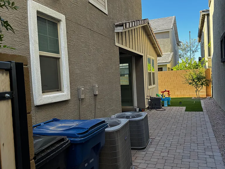 648 W Winchester Dr — Photo 31