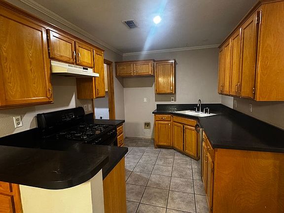 5th image of 7009 Benwood Sq