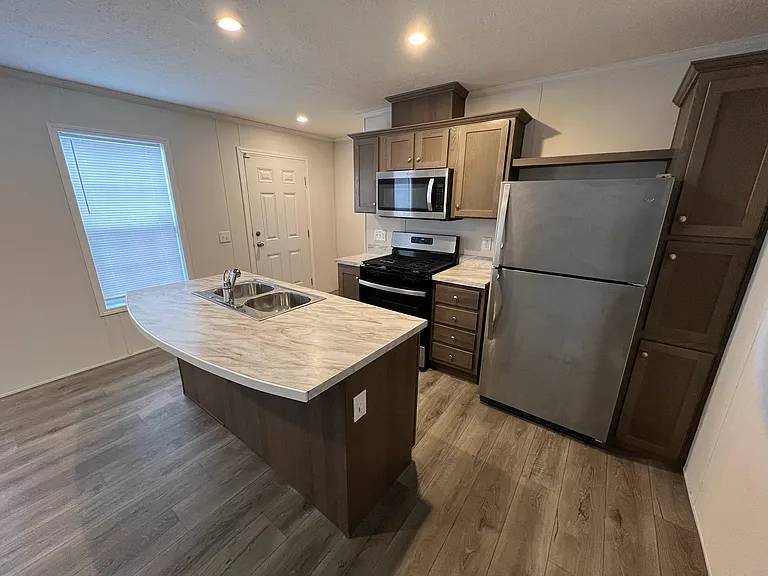 38000 Le Chateau Blvd #448 — Photo 2