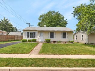 402 Kenyon Ave, Romeoville, IL 60446