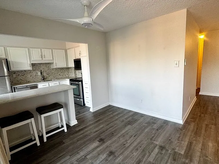 900 Saturn Dr #405 — Photo 10