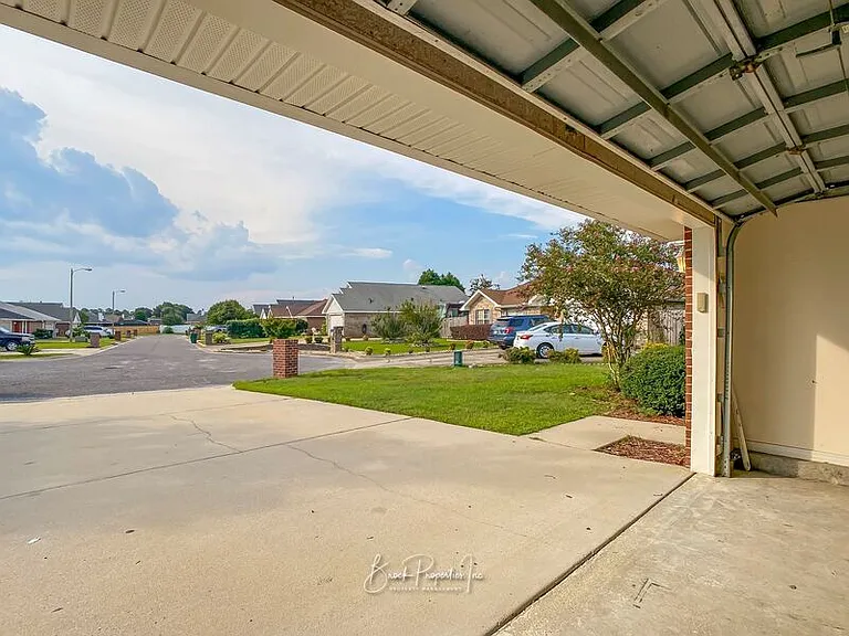 4718 Lemoyne Vis — Photo 23
