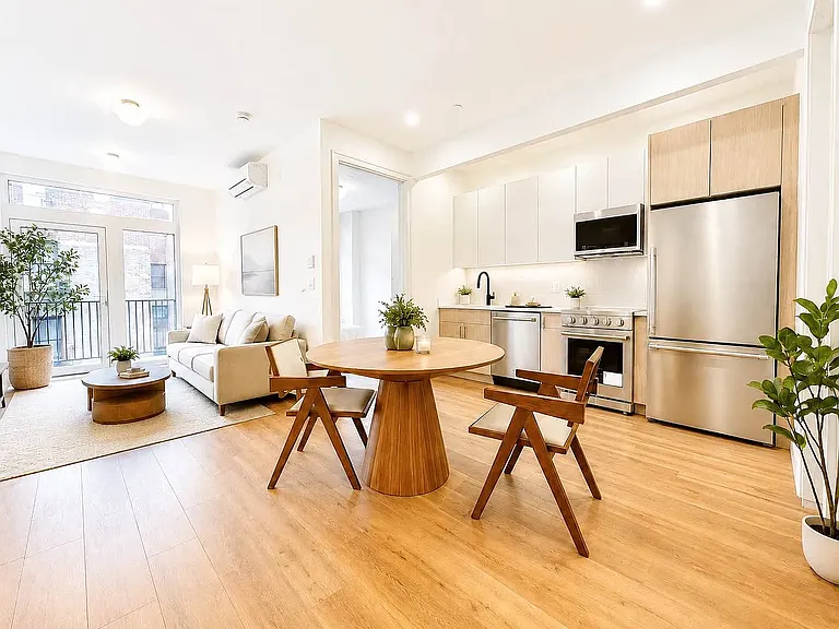 270 Sullivan Pl #3C — Photo 1