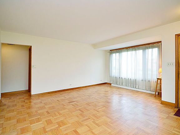 4th image of 7501 Lawler Ave