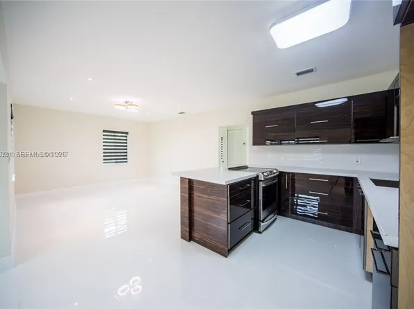 1748 NE 180th St, North Miami Beach, FL 33162