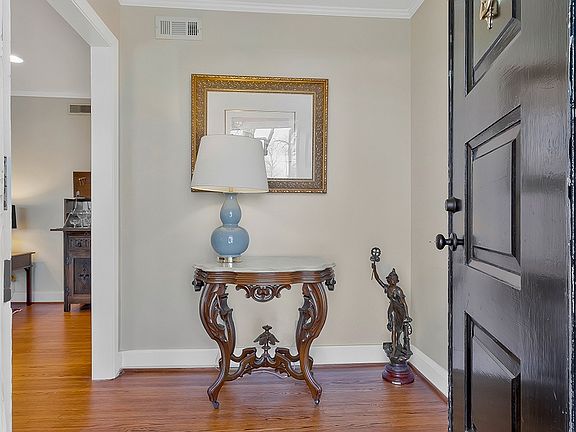 4th image of 909 Neartop Dr