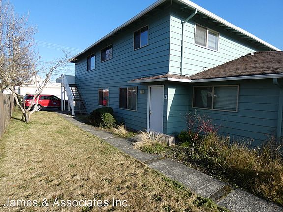 2nd image of 733 E 2nd St Unit D