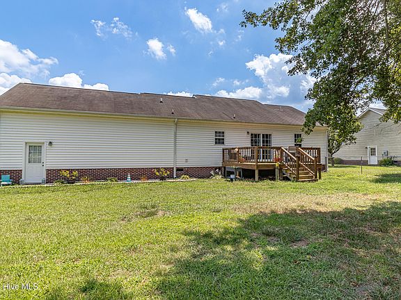 3rd image of 217 Koufax Dr