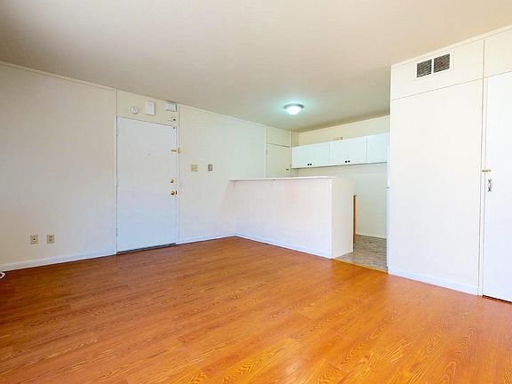 4th image of 335 Grand View Ave #3