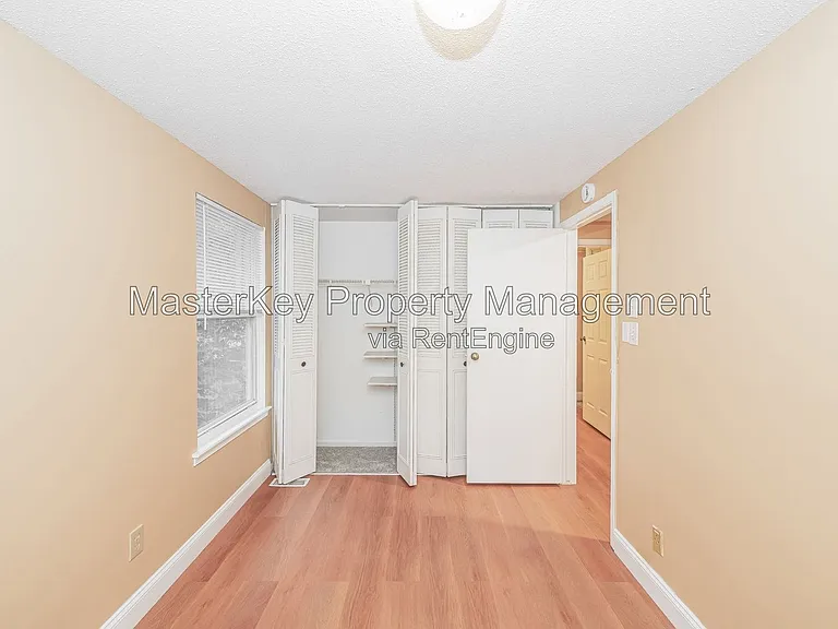 104 Castle Bay Ct — Photo 17