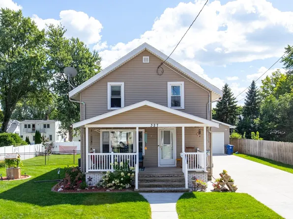 327 W McKinley Ave, Little Chute, WI 54140