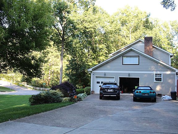 2nd image of 4125 Weaver Dr