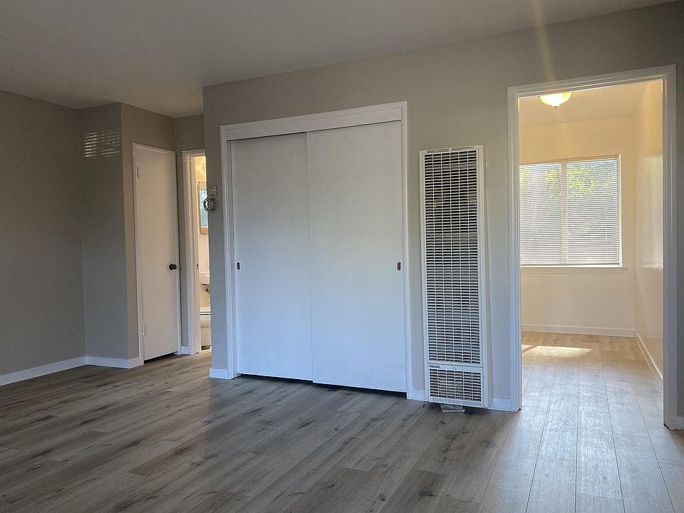1st image of 556 El Camino Real APT 2