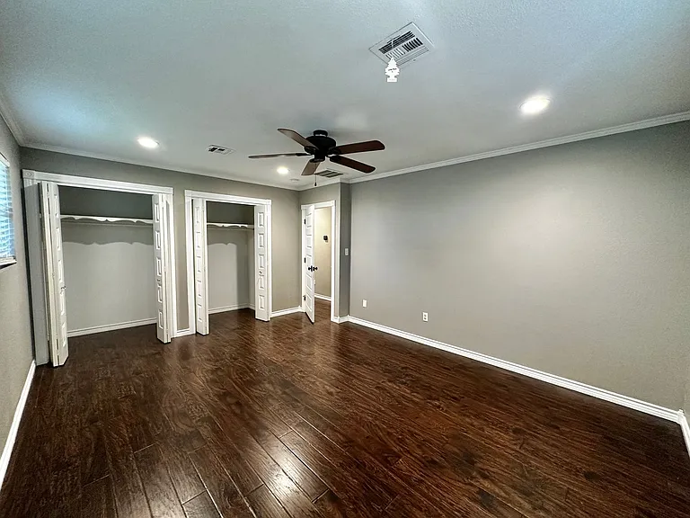 305 NW 35th St — Photo 32