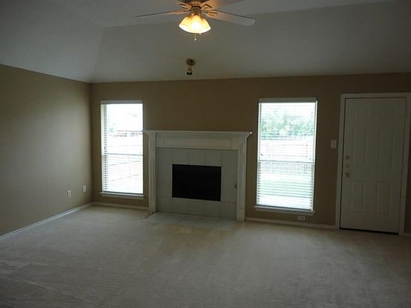 4th image of 914 Kim Ln