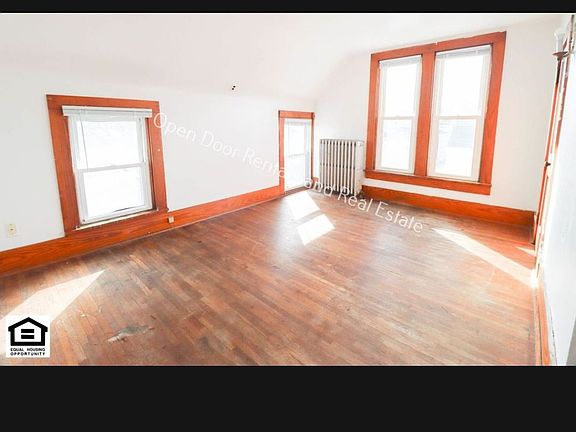 5th image of 607 W Monroe St APT 3