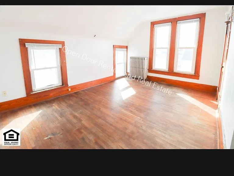 607 W Monroe St #3 — Photo 5