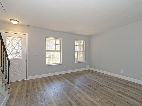 3rd image of 38 Barkwood Ln