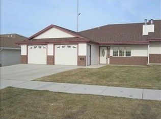 1731 Foothills Rd SW, Minot, ND 58701