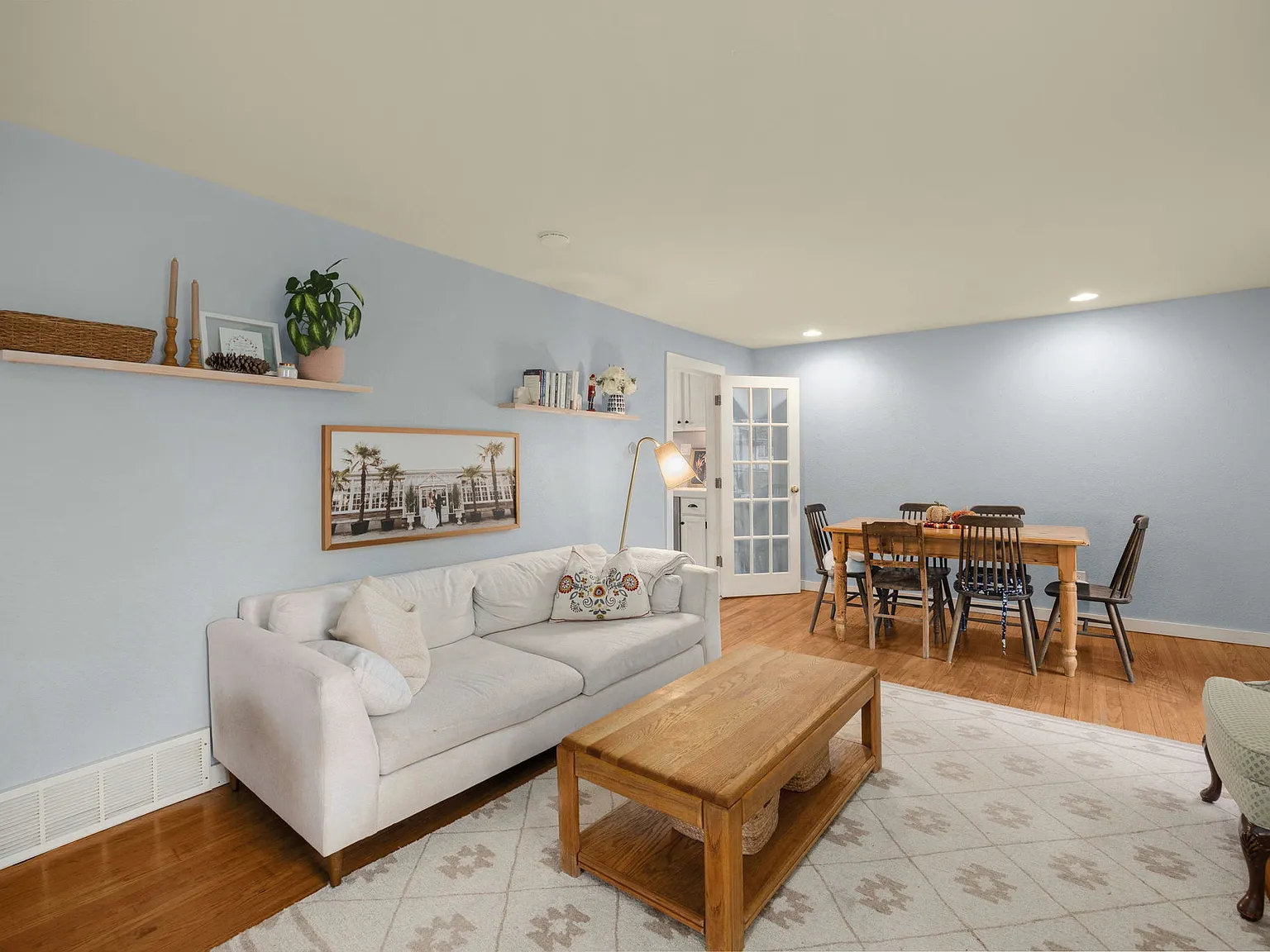 3 bed, 1.5 bath, 1640 sqft, $2,850 — Photo 3
