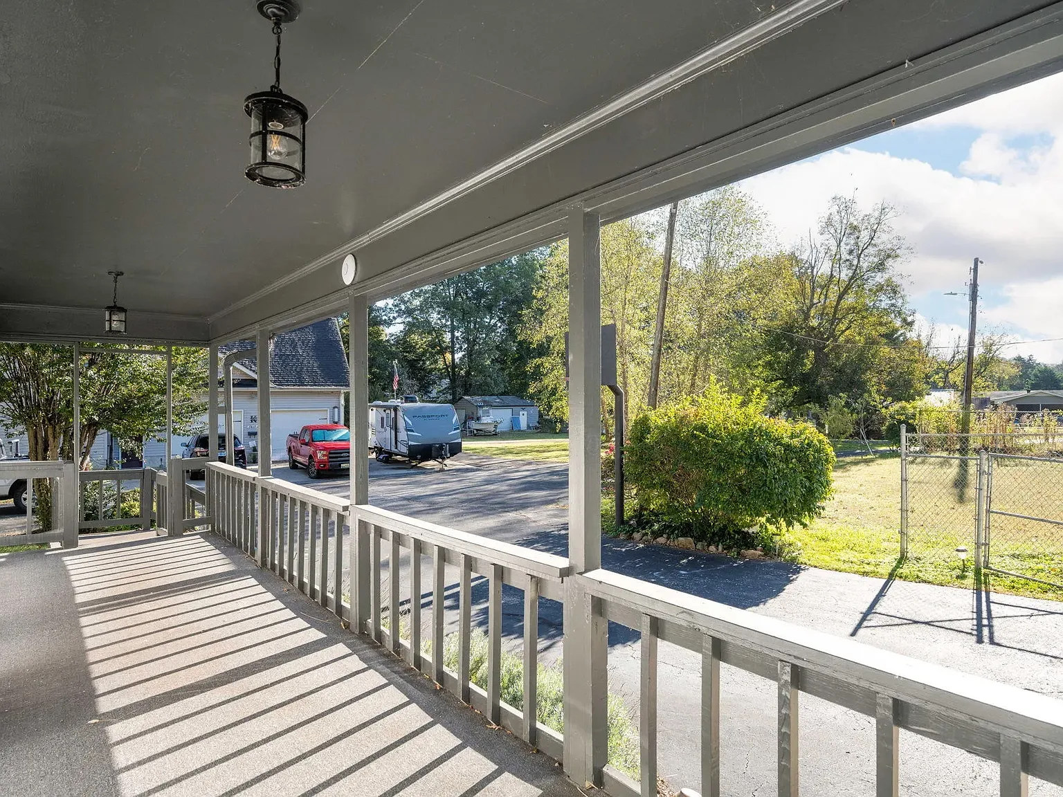 4 bed, 2750 sqft, $2,500 — Photo 4