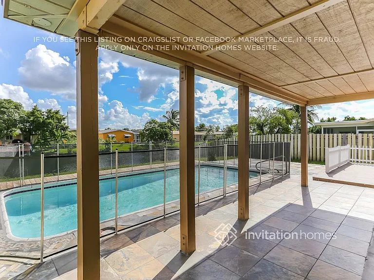 8410 NW 24th Pl — Photo 16