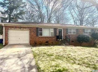 6102 Colfax Rd NW, Huntsville, AL 35810