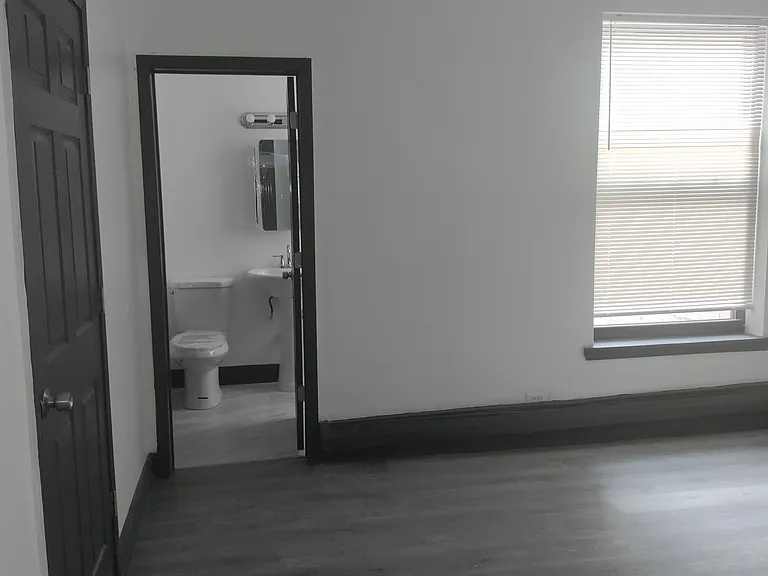 5700 S Michigan Ave — Photo 21