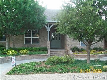 1st image of 4704 Hilltop Dr