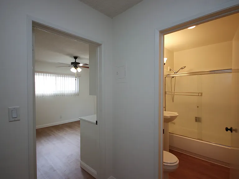 304 N Garfield Ave #G — Photo 11