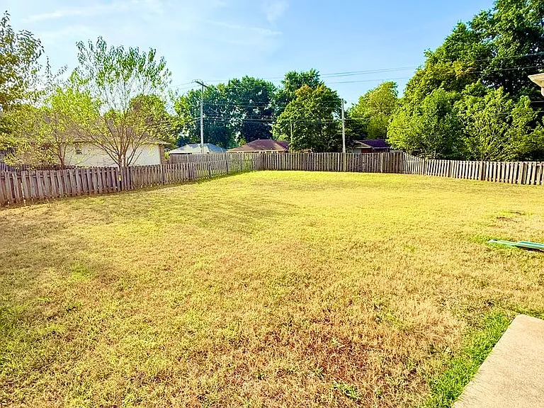 1148 S Elmwood Ave — Photo 31