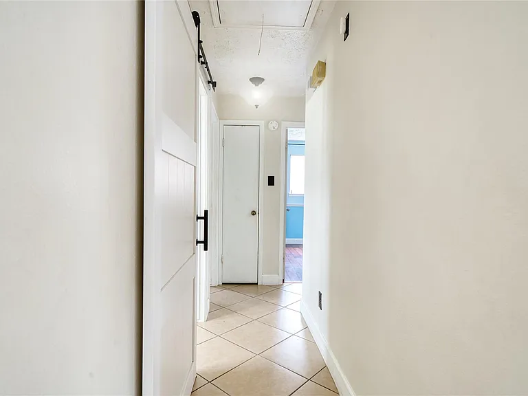 1323 Oakengates Dr — Photo 22