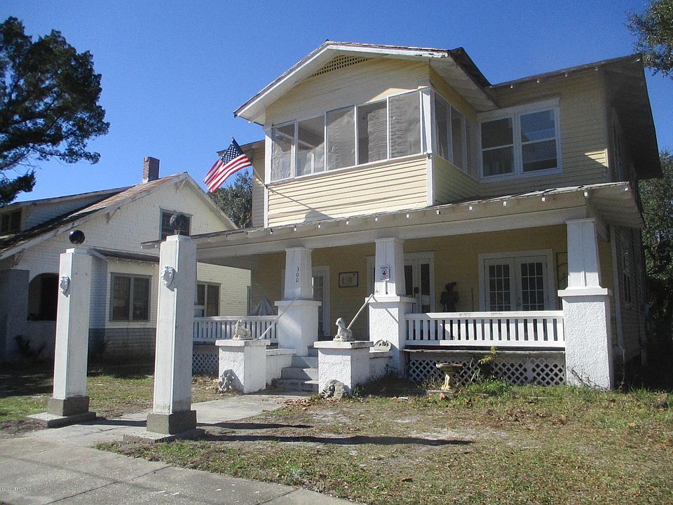 1st image of 300 S 13th St
