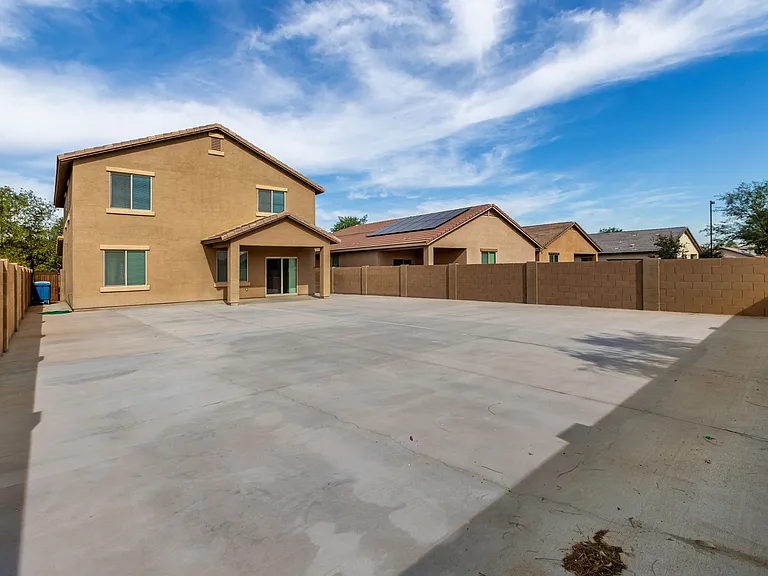 24409 W Sheraton Ln — Photo 40