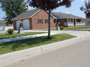 1618 20th Ave W, Williston, ND 58801