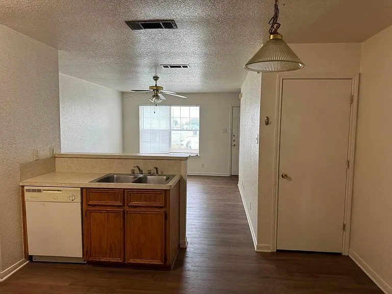 3312 Cantabrian Dr #D — Photo 23