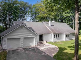 906 Country Club Cir, Petoskey, MI 49770