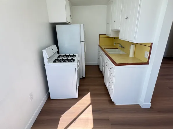 2962-2964 Hyperion Avenue Los Angeles, CA 90027, 2962-2964 Hyperion Ave #29645, Los Angeles, CA 90027