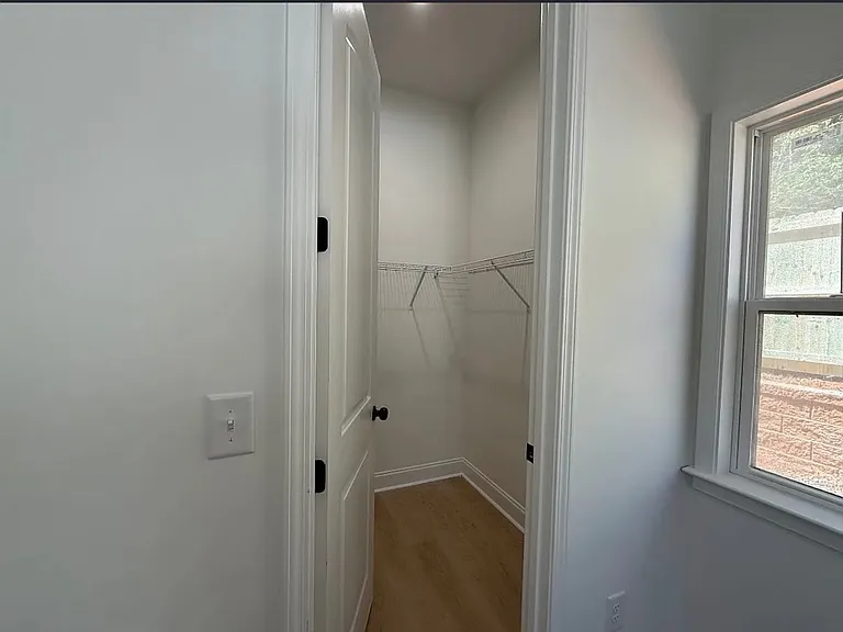 1743 W Hancock Ave — Photo 6