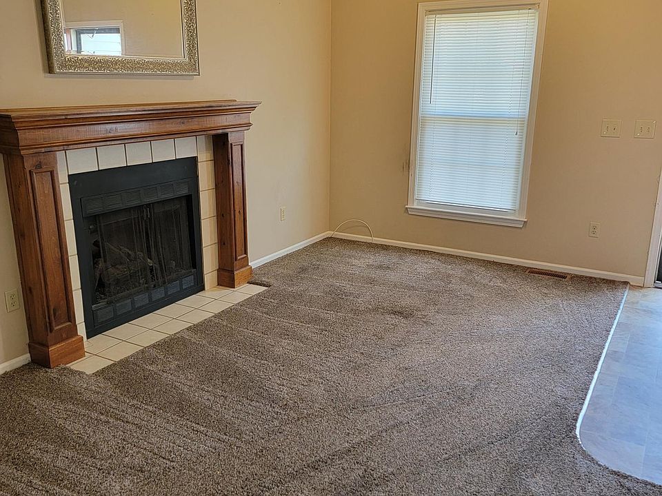 1st image of 1405 SE 7th Pl #1405