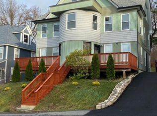 34 Uxbridge St, Worcester, MA 01605